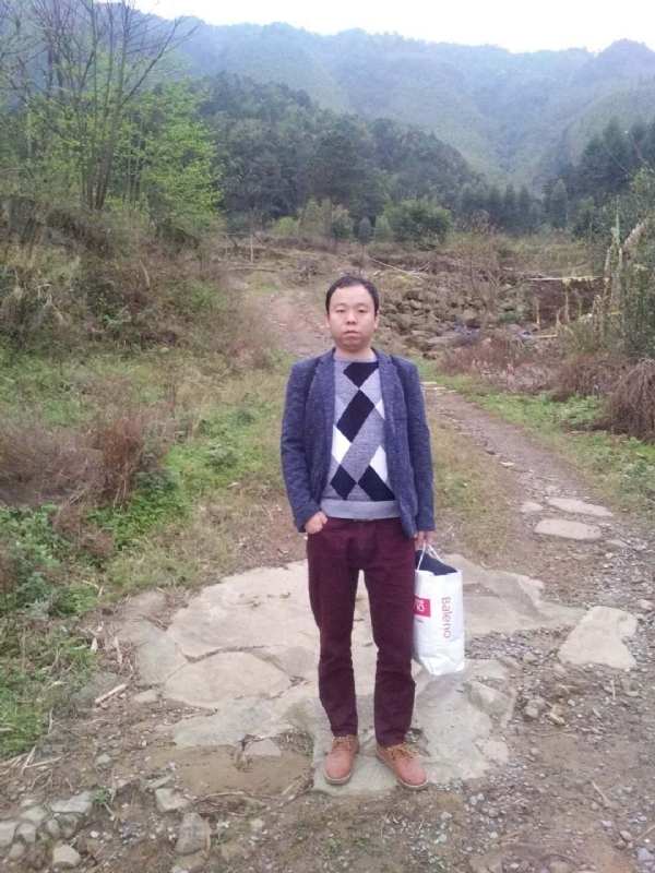 奋斗的第一张照片--石家庄相亲服务中心