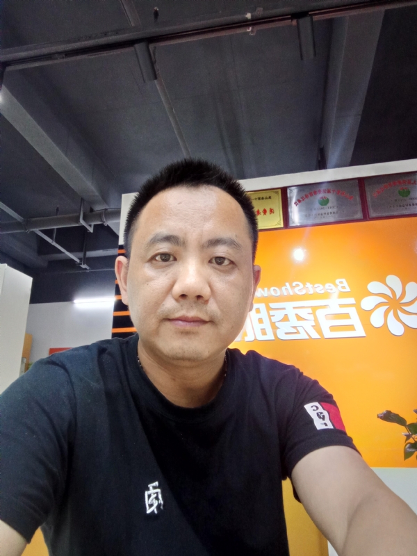 开心就好的第一张照片--石家庄相亲服务中心
