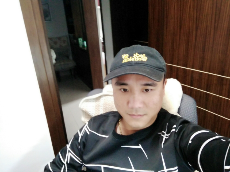 坚持我爱的第一张照片--石家庄相亲服务中心