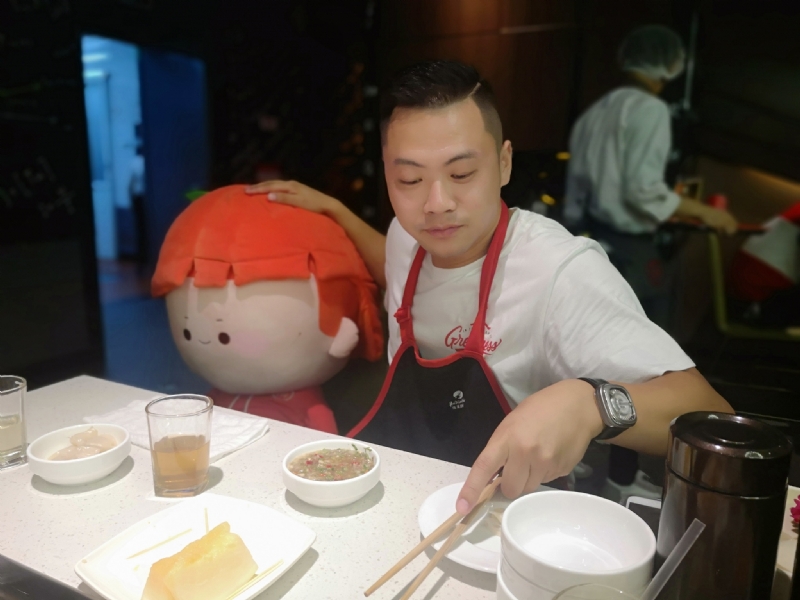 逆行的第一张照片--石家庄相亲服务中心