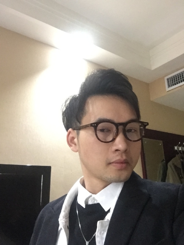 曾亮的第一张照片--石家庄相亲服务中心