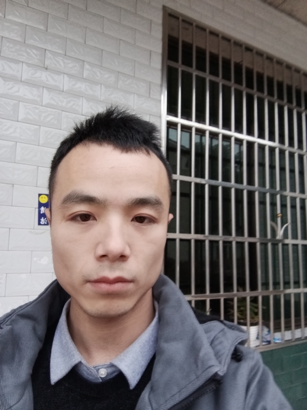 笑得那么开心的第一张照片--石家庄相亲服务中心