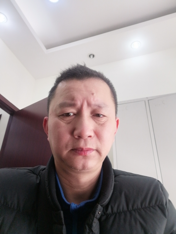 相视而笑的第一张照片--石家庄相亲服务中心