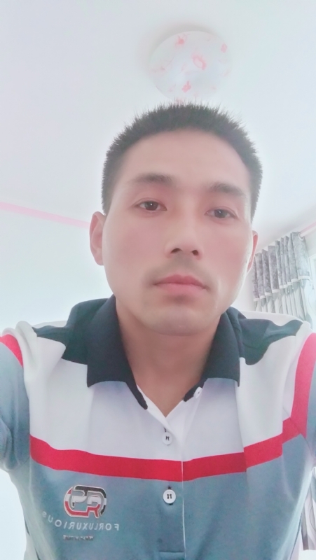 染红尘世的第一张照片--石家庄相亲服务中心