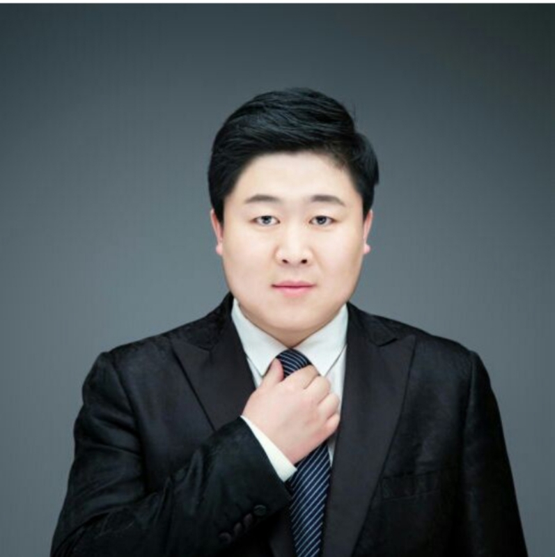 迷途小书童的第一张照片--石家庄相亲服务中心