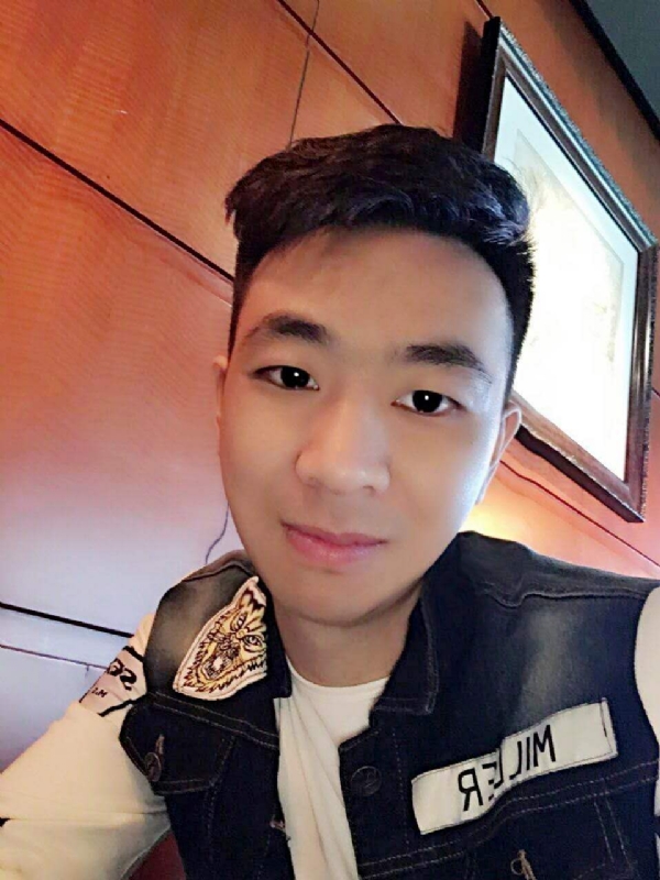 滞后的微笑的第三张照片--石家庄相亲服务中心