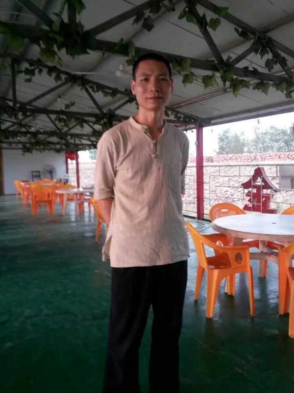 周哥的第三张照片--石家庄相亲服务中心