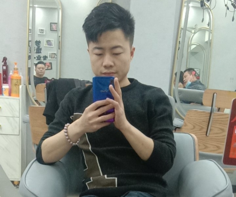 无法自拔的第一张照片--石家庄相亲服务中心