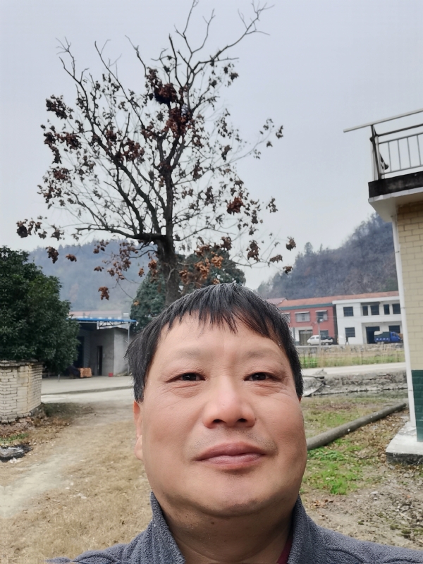 苏众青春冲浪的第一张照片--石家庄相亲服务中心