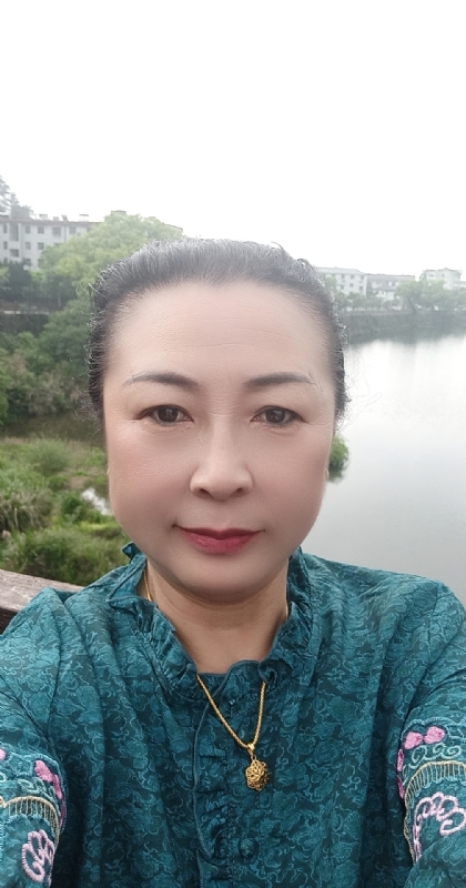 雨中情的第一张照片--石家庄相亲服务中心