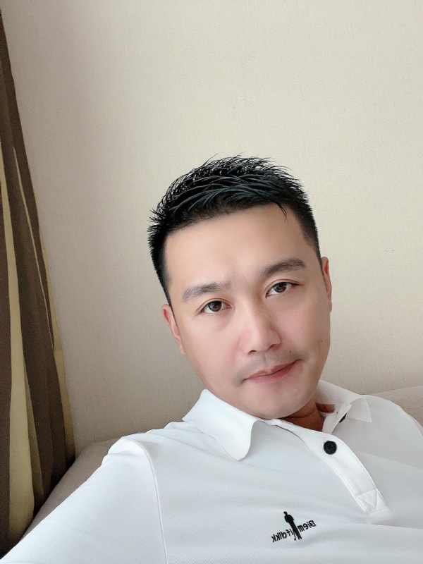 笑望人非的第一张照片--石家庄相亲服务中心