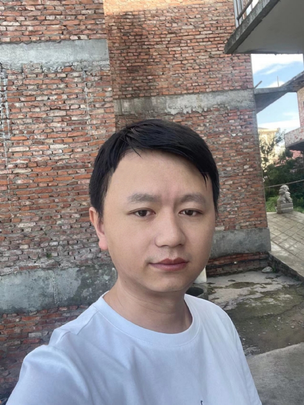 行人的第二张照片--石家庄相亲服务中心