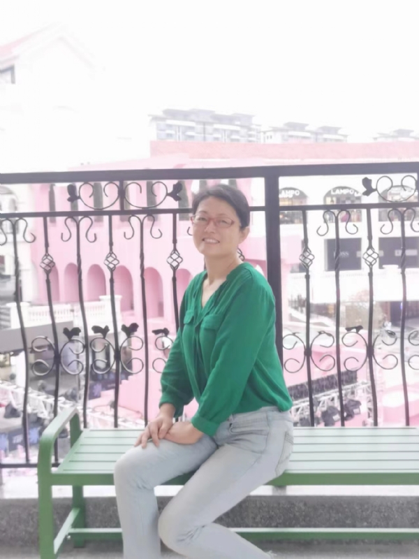 丽华的第四张照片--石家庄相亲服务中心