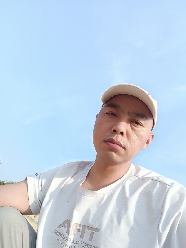 哥哥的第一张照片--石家庄相亲服务中心