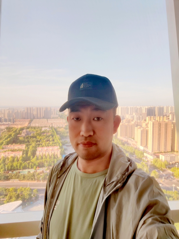 勇攀高峰的第一张照片--石家庄相亲服务中心