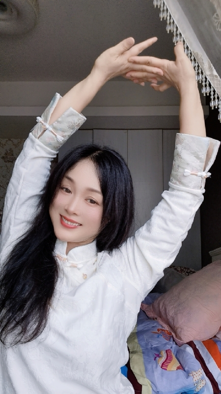 伊伊的第三张照片--石家庄相亲服务中心