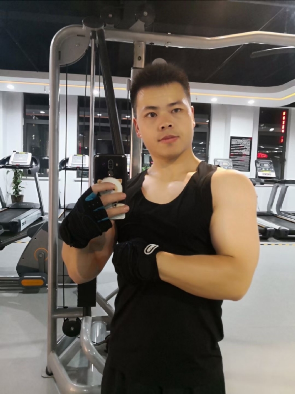 范迪塞尔的第二张照片--石家庄相亲服务中心