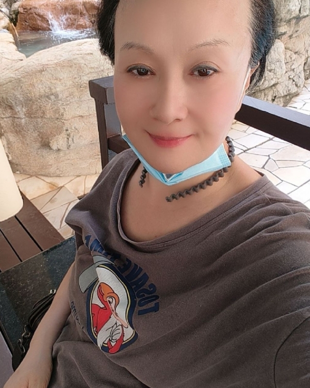 hong的第三张照片--石家庄相亲服务中心
