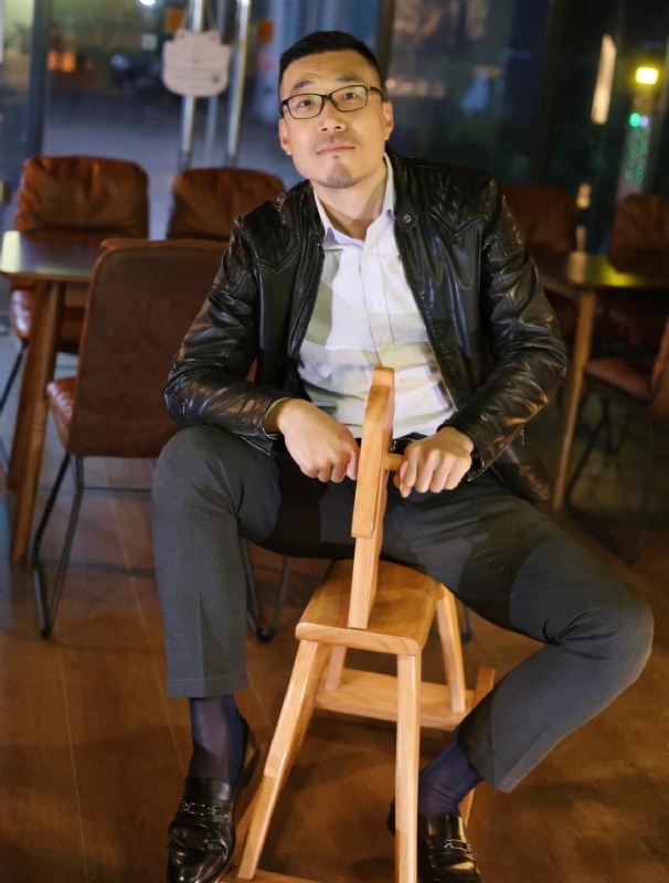 Lee的第一张照片--石家庄相亲服务中心