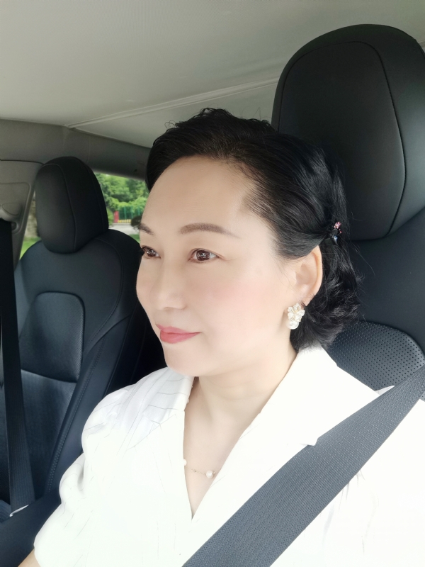 艳阳天的第一张照片--石家庄相亲服务中心
