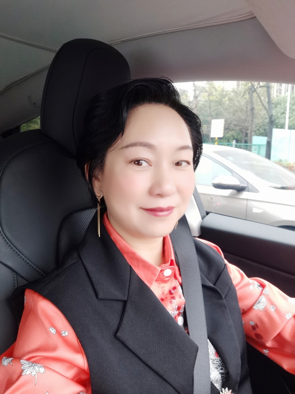 艳阳天的第二张照片--石家庄相亲服务中心